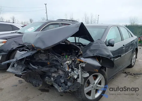 2014 Toyota Camry Se from USA, damaged, VIN 4T1BF1FK7EU743143